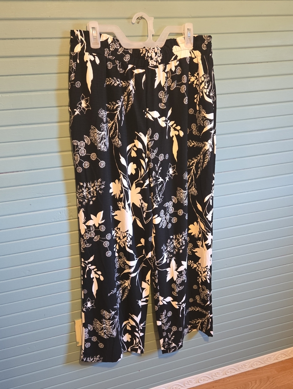 Women's Black Floral Wide-Leg Pants